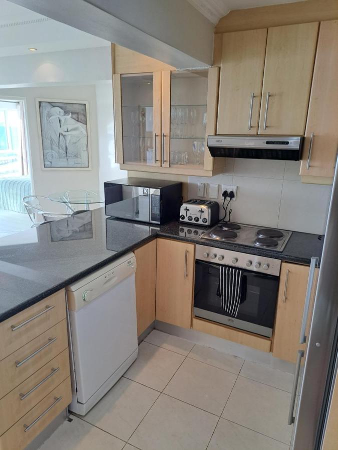 3 Bedroom Sea Facing Family Apartment Cape Town Moullie Point Екстериор снимка