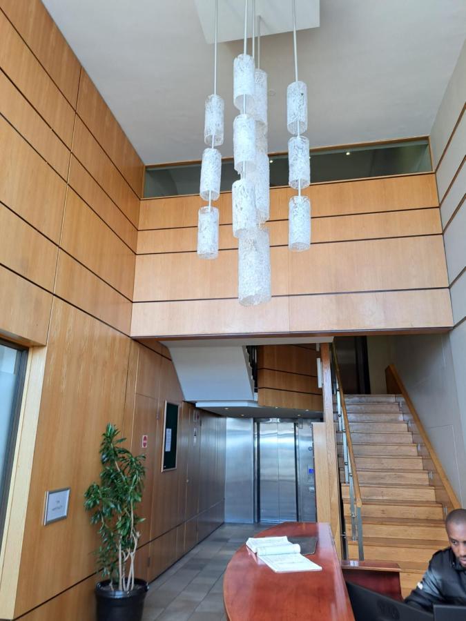 3 Bedroom Sea Facing Family Apartment Cape Town Moullie Point Екстериор снимка