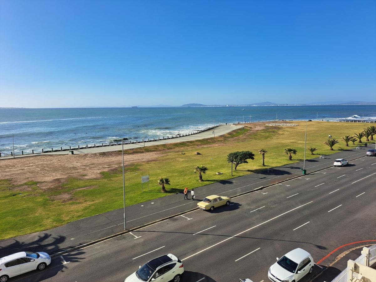 3 Bedroom Sea Facing Family Apartment Cape Town Moullie Point Екстериор снимка
