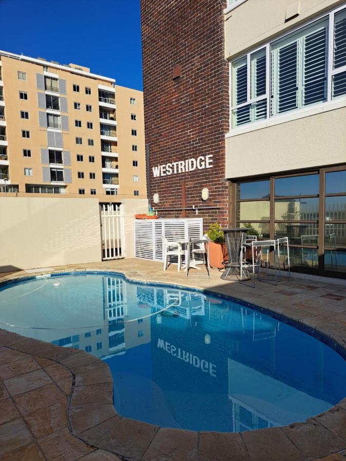 3 Bedroom Sea Facing Family Apartment Cape Town Moullie Point Екстериор снимка