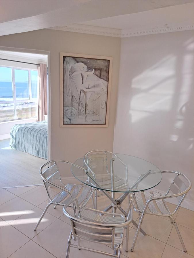 3 Bedroom Sea Facing Family Apartment Cape Town Moullie Point Екстериор снимка